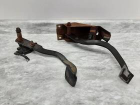 546.gm8591 Chevrolet Truck 88-94 Chevy Gmc Manual Transmission Clutch Pedal Assembly Oem
