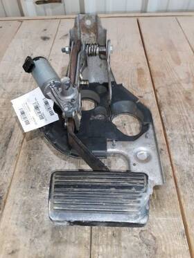546.gm8x09 Chevrolet Truck 2009 Silverado 1500 Brake Pedal Assembly