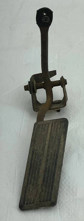 Chrysler 04042610 1971-1974 Mopar B Body Gas Pedal Accelerator Bracket Charger Plymouth Roadrunner