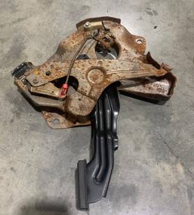32010176ab Chrysler 2008 Dodge 6.7 Parking Brake Pedal Assembly