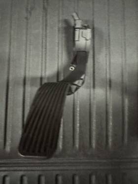 933172-00 Chrysler 2011/2014 300 Dodge Charger/ Challenger Gas Pedal Accelerator Oem