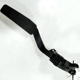 941.ch1t18 Chrysler 300 Gas Pedal 2017 2018 2019