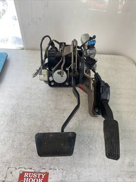 P04721199ae Chrysler 2011 Town And Country Gas Brake Pedal Assembly