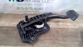 P04581676ac Chrysler Pacifica 2017 - 2024 Brake Stop Pedal With Bracket Oem