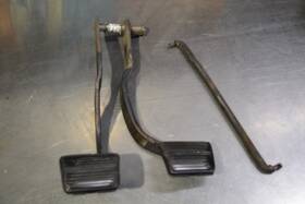 Eb-z50082-r D&r Classic Automotive 67 68 69 Camaro Brake And Clutch Pedal Assembly Pushrod Nova 70 71 72 Pedals