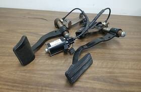 024t-g4304 Dodge 2002-2004 Ram Adjustable Accelerator Brake Pedals Assembly Oem 024t-g4304 Dodge 2002-2004 Ram Adjustable Accelerator Brake Pedals Assembly Oem