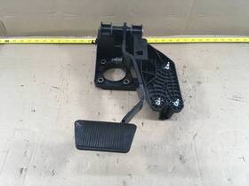 04721922ag Dodge 2017 Grand Caravan Brake Pedal Pad Base Oem