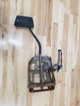 546.ch2s13 Dodge Challenger Automatic Transmission Brake Pedal Assembly 2013 22525
