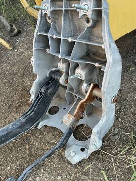 55351190ab Dodge Ram 1500 / 2500 3500 03 04 05 06 Manual Shift Clutch Brake Pedal Assembly