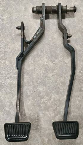 52009325 Dodge Ram Mopar 94-97 1500 2500 3500 Clutch And Brake Pedals Oem 98-01