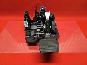 258312co13 Fiat 2012 - 2019 500 Auto Trans / 500e Electric Brake Pedal With Base