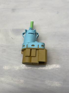 52092117 Fiat 2017-2021 Jeep Compass Brake Pedal Stop Lamp Light Switch Control Sensor Oem