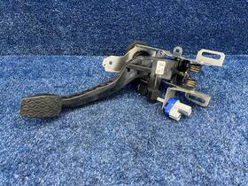 Na5f41400 Fiat 2017-2020 124 Spider Clutch Pedal Assembly And Master Cylinder Oem Na5f41400 Fiat 2017-2020 124 Spider Clutch Pedal Assembly And Master Cylinder Oem