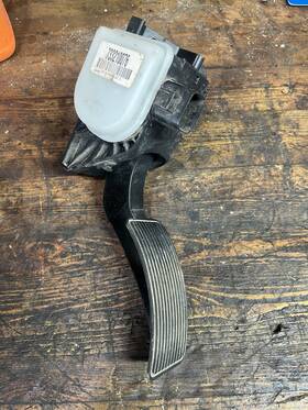 05c34-9f836-dbo Ford 2005-2007 Oem Accelerator Pedal 6.0 Power Stroke Super Duty