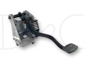 1c34-7b633-bc Ford 99-03 F250 F350 7.3 7.3l Clutch Pedal Assembly Manual Transmission Oem