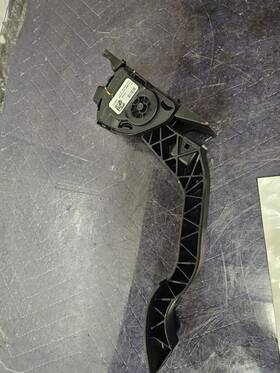 234.fd1115 Ford Transit Connect 2015 Accelerator Gas Pedal