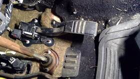 234.fd1h08 Ford Mustang 2008 Accelerator Gas Pedal 449101