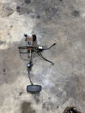 2c34-9g662 Ford 2c34-9g662- 2001-2003 F250 F350 7.3 Power Adjustable Brake Pedal Assembly