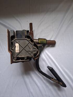 3c34-9f8336-bf Ford 3c34-9f8336-b 03-04 F250 F350 6.0l Diesel Adjustable Accelerator Pedal Oem