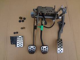 3r33-2450-da Ford 2003 - 2004 Mustang Cobra 4.6 Brake Clutch And Dead Pedal Assembly Sku# D228