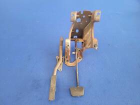 546.fd1f90 Ford 1987-1993 Mustang Gt Lx 5.0l Pedal Cage Auto A/t Trans Gas Brake 2603