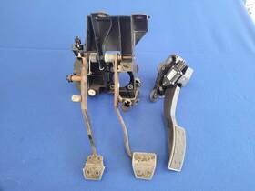 546.fd1h05 Ford 2005-2009 Mustang Gt 4.6l Saleen Pedal Cage M/t Clutch Brake Damage 2453