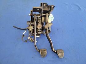 546.fd1i21 Ford 2018-2023 Mustang Gt S550 Pedal Cage Clutch Manual Transmission M/t 2644