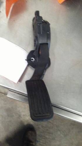 546.fd1k08 Ford Fusion 2008 Pedal Brake/clutch 995929