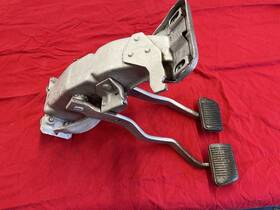 Ford 64 1/2 64.5 65 66 1964-1966 Mustang Manual Transmission Clutch/brake Pedal Assembly Original
