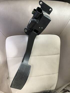 6l1z-9f836-ca Ford Genuine 2005-2006 Expedition Accelerator Pedal Travel Sensor