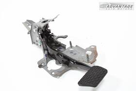 8v51-2450-cd Ford 2018-2019 Ecosport Parking Assist Brake Stop Foot Pedal With Bracket Oem