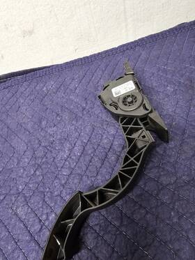941.fd1g17 Ford Focus Gas Pedal 2018 2017 2016 2015