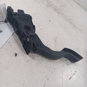 941.fd1g18 Ford Focus Gas Pedal 2018 2017 2016 2015 Oem