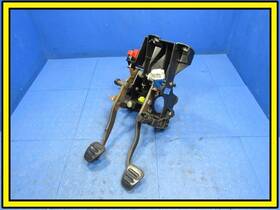 9r33-2450-ha Ford 05-10 Mustang Manual Transmission Brake Clutch Pedal Bracket Assembly 5561