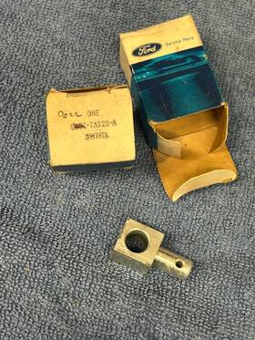 D0zz-7a528-a Ford Nos 1967-1973 Mustang Lower Clutch Rod Swivel