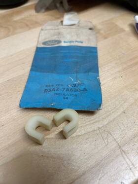 D3az-7a630-a Ford Nos Genuine Clutch Pedal Insulators Truck Pass Usa Made Pair