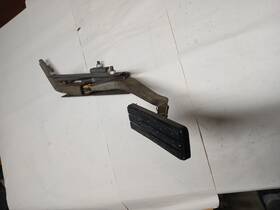 D5ua-9a Ford 1983-1991 E150 E250 E350 Econoline Nos Gas Accelerator Pedal