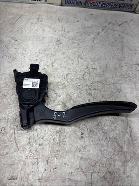Dg1z9f836e Ford 13 14 15 16 Taurus Gas Accelerator Pedal 2013 2014 2015 2016