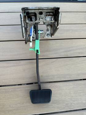 F061202 Ford 99-04 Mustang Auto Trans Brake Pedal Assembly