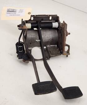F3ta-2450-hb Ford 1994-1996 F250 F350 Brake And Clutch Pedal Assembly Manual Trans Zf5 Used Oem