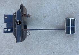 C1ss-2457-c Ford Fomoco Factory Original Oem C1sz- 2455-a Thunderbird Power Brake Pedal Pad Arm Pivot Support 1963 63