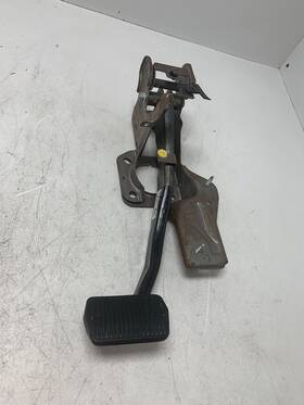Lx61-2d094-kc Ford 2022 Escape 1.5 Brake Pedal With Bracket Oem Used Examine Photo