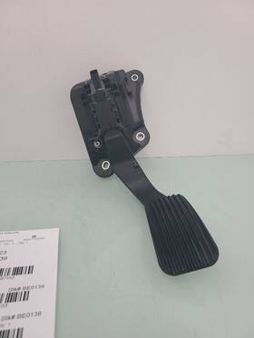 234.fd8323 Ford Truck Accelerator Gas Pedal Fits 2023 F250sd 587153