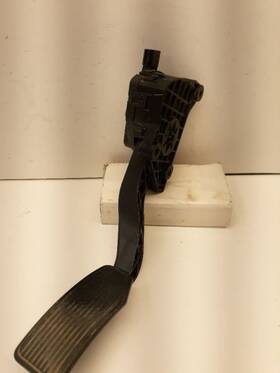 234.fd8m12 Ford Truck 11-13 F250/350sd Accelerator Pedal
