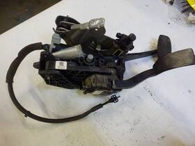 234.fd8m15 Ford Truck 6.7l Power Adjusting Accelerator / Brake Pedals 12 13 14 15 16 F250 F350