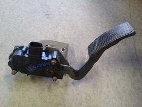 234.fd8p05 Ford Truck 2005 F-350 F-450 F550 Accelerator Pedal 6.0l 4x2 75k 15994