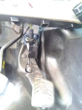 546.fd8j19 Ford Truck 2019 Transit 250 Gas And Brake Pedals