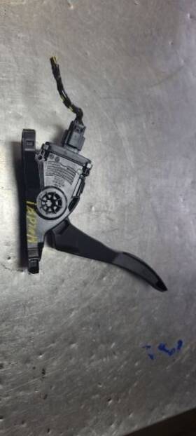 546.fd8k15 Ford Truck Transit35 2015 Pedal Brake/clutch 561632