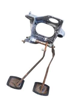 Ford Truck 546.fd8l98 F250 1998 Pedal Brake/clutch 666817