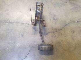 546.fd8m01 Ford Truck Fixed Automatic Brake Pedal Fits 99 00 01 02 03 04 F250 F350